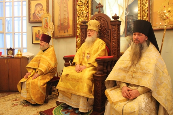 В день памяти прав. Иоанна Кронштадтского епископ Василий совершил Божественную литургию