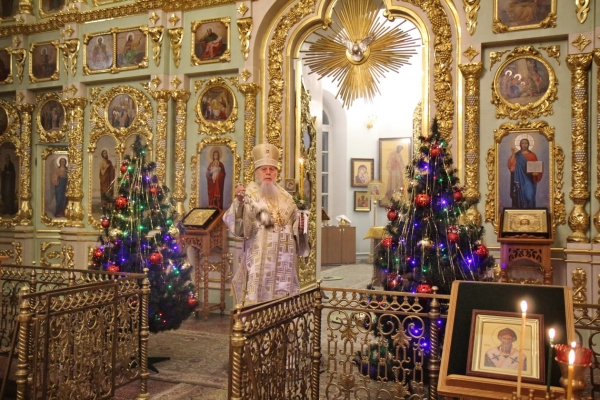 Накануне дня памяти свт. Василия Великого епископ Василий совершил Всенощное бдение в Коряжме