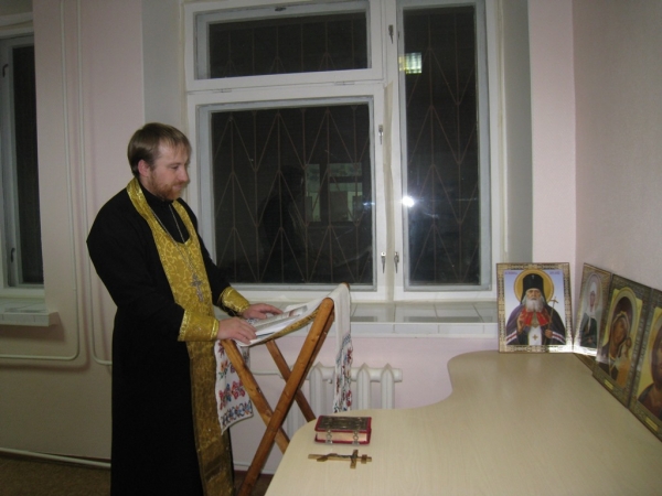 Коряжемский священник посетил Городскую больницу