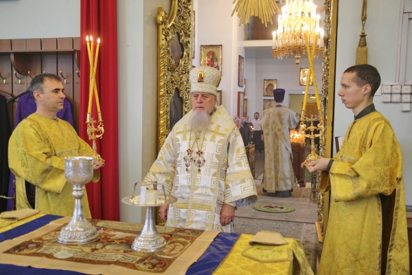 В день памяти прп. Иоанникия Великого епископ Василий совершил Божественную литургию
