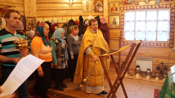 В храме прп. Сергия Радонежского п. Илеза освящены колокола