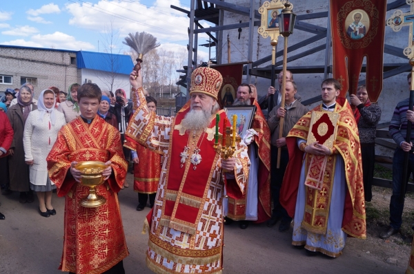 Епископ Василий совершил Божественную литургию в Свято-Ильинском храме с. Ильинско-Подомское в Среду Светлой Седмицы