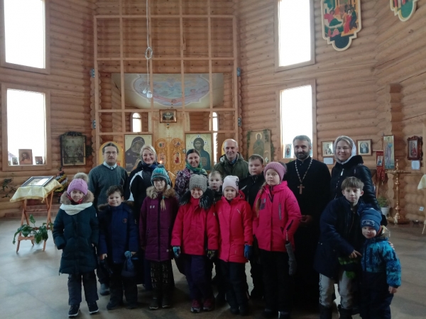Воспитанники Воскресной школы при Никольском храме Северодвинска посетили Вельское благочиние 