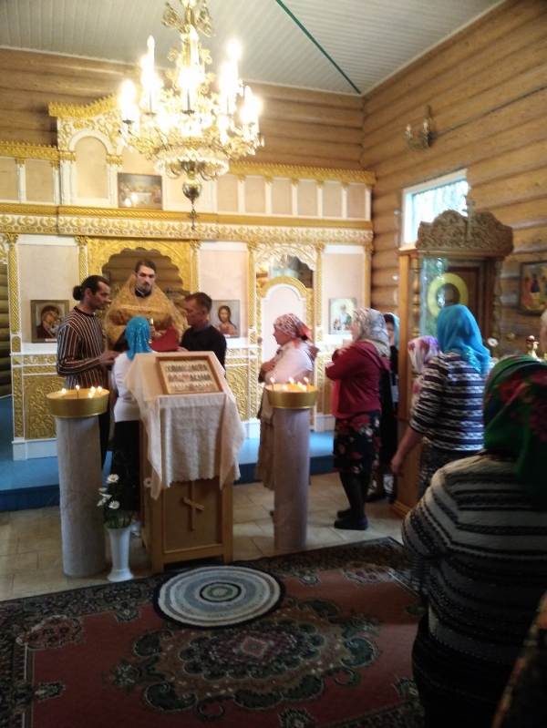 Устьянский священник совершил Божественную литургию в п. Кизема