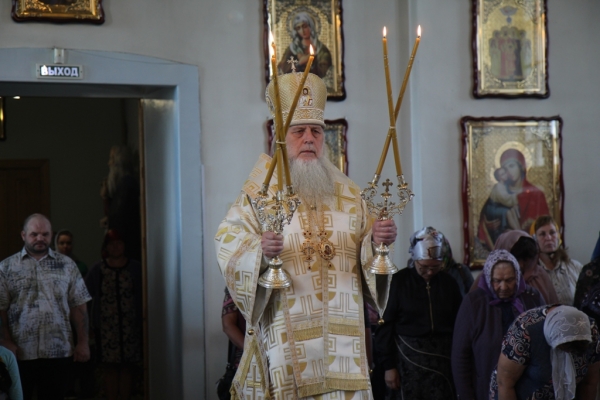 В день памяти Всех Святых епископ Василий совершил Божественную литургию 