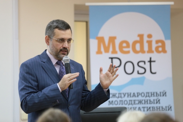 В.Р. Легойда: Сегодня факты вынужден проверять не журналист, а читатель
