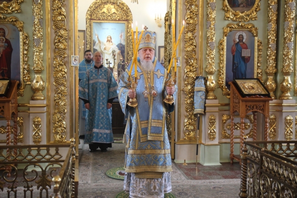 В праздник Рождества Пресвятой Богородицы епископ Василий совершил Божественную литургию