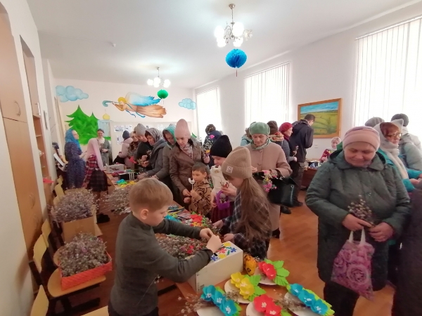 В Коряжме прошла ежегодная традиционная ярмарка накануне Вербного воскресенья