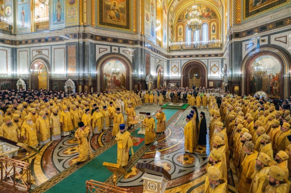 В шестнадцатую годовщину интронизации Святейшего Патриарха Кирилла в Храме Христа Спасителя совершена Божественная литургия