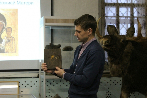 В рамках проекта «Удивительный мир иконы» в Яренском музее прошла встреча посвященная Казанской иконе Божией Матери