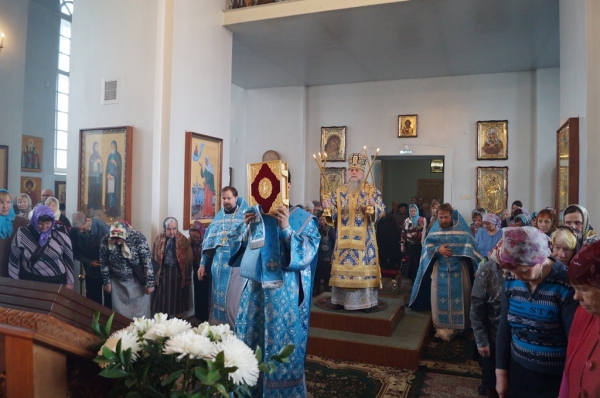 В Праздник Благовещения Пресвятой Богородицы епископ Василий совершил Божественную литургию в Свято-Лонгиновом храме