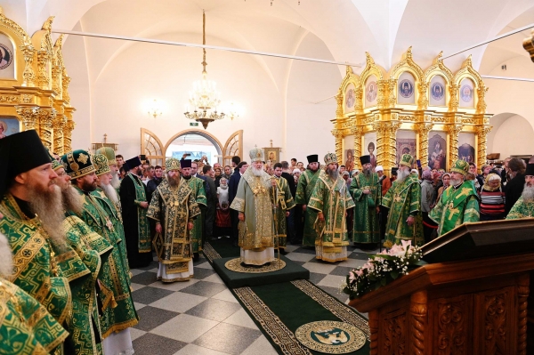В канун дня памяти прпп. Зосимы, Савватия и Германа Соловецких Святейший Патриарх Кирилл совершил всенощное бдение в Соловецком монастыре