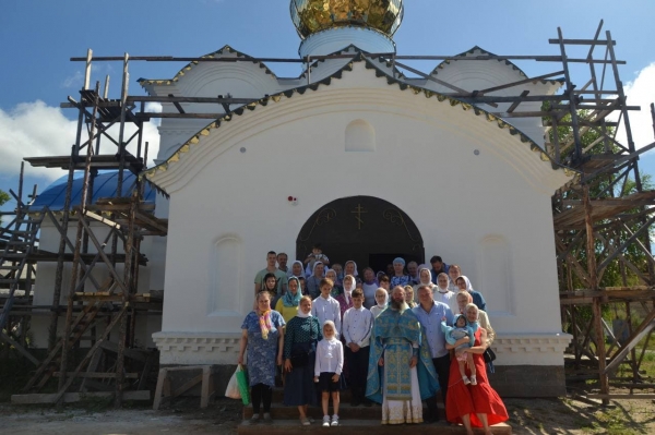В строящемся храме в Лименде совершена первая Божественная литургия