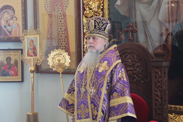 Епископ Василий совершил Божественную литургию в Великий Четверток Страстной Седмицы