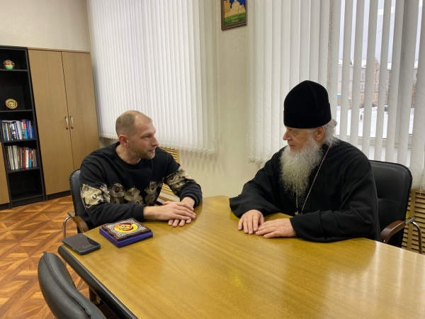 Епископ Василий встретился с Главой Котласа Денисом Шевелой