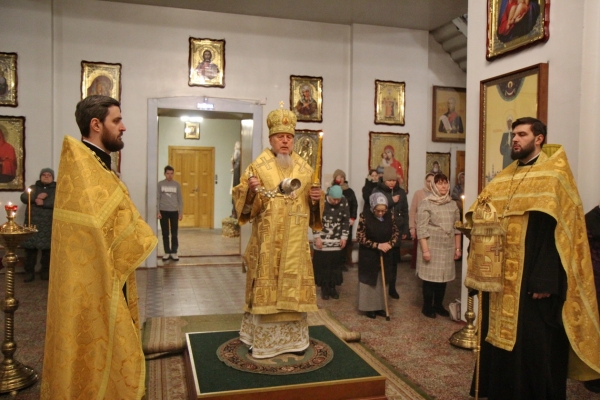 Накануне Недели о блудном сыне епископ Василий совершил Всенощное бдение