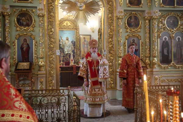 В день памяти апостола Фомы епископ Василий совершил Божественную литургию в Коряжме
