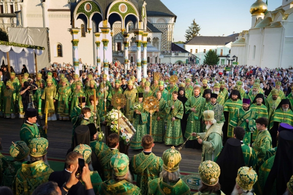 В канун праздника обретения мощей преподобного Сергия Радонежского Святейший Патриарх Кирилл совершил всенощное бдение в Троице-Сергиевой лавре