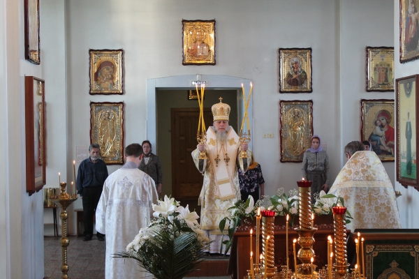Епископ Василий совершил Божественную литургию в день памяти апостола и евангелиста Иоанна Богослова