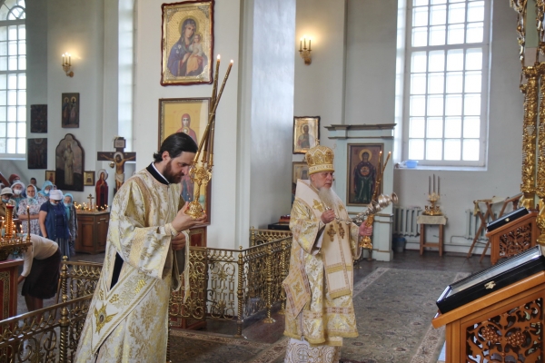 В день памяти Всех Святых епископ Василий совершил Божественную Литургию в Коряжме