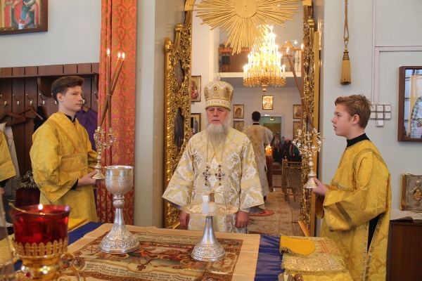 В день памяти свт. Иоанна Милостивого епископ Василий совершил Литургию в Коряжме