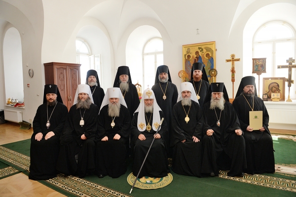 В день памяти прпп. Зосимы, Савватия и Германа Соловецких епископ Василий сослужил Святейшему Патриарху Кириллу Литургию в Троицком соборе Соловецкого монастыря