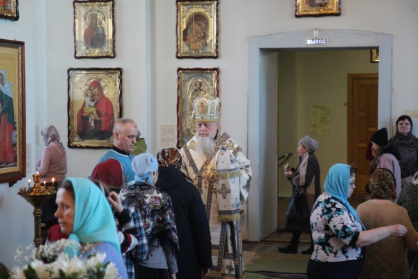 Накануне Благовещения Пресвятой Богородицы епископ Василий совершил Всенощное бдение в Коряжме