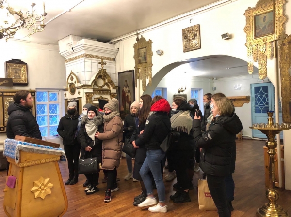 В Успенском храме г. Вельска прошла лекция-экскурсия «Религия и Церковь в современном мире»