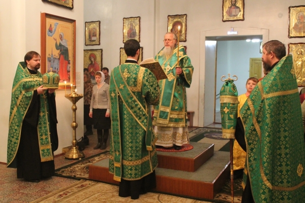 Епископ Василий совершил Всенощное бдение накануне дня памяти прп. Лонгина Коряжемского