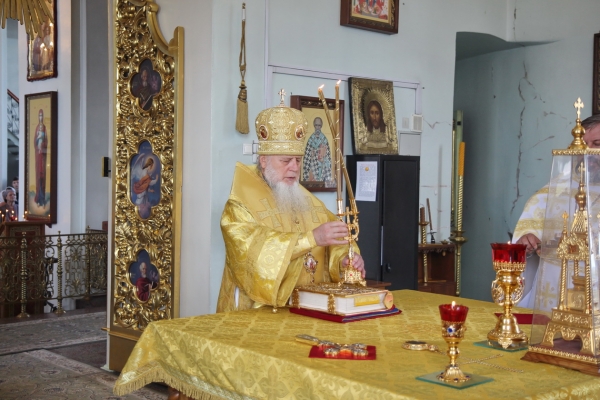 Епископ Василий совершил Божественную литургию в храме прп. Лонгина Коряжемского г. Коряжмы