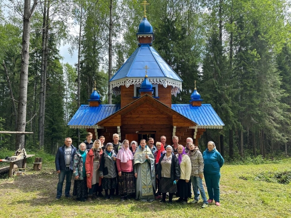Иерей Василий Яворский освятил часовню в честь иконы Божией Матери «Одигитрия» в 9 км от д. Большое Михалево