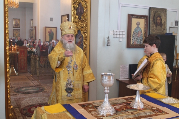 В день памяти новомучеников и исповедников Церкви Русской епископ Василий совершил Божественную литургию в храме прп. Лонгина Коряжемского