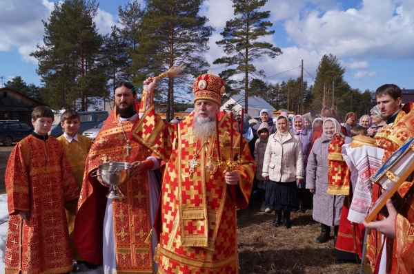 Во Вторник Светлой седмицы епископ Василий совершил Божественную литургию в Свято-Никольском храме с. Никольск
