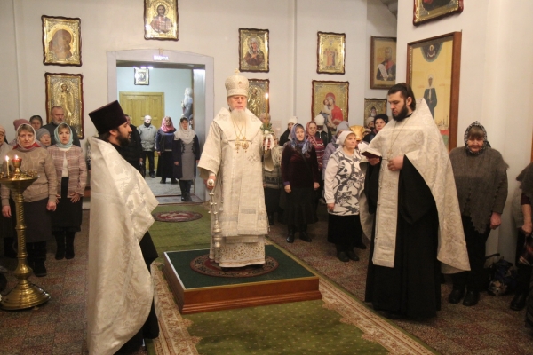 Епископ Василий совершил Всенощное бдение накануне Крещения Господня