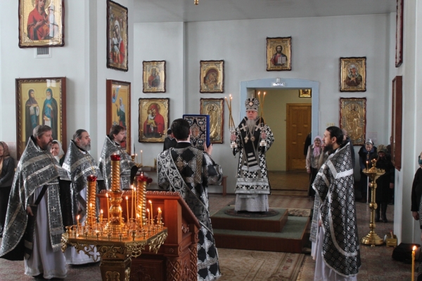 В день памяти 40 мучеников Севастийских епископ Василий совершил Литургию Преждеосвященных Даров