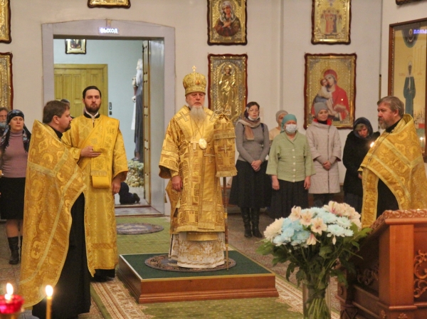 Накануне Недели 17-й по Пятидесятнице епископ Василий совершил Всенощное бдение