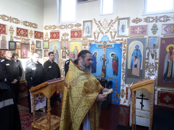 В храме праведного Симеона при Котласской колонии совершена Божественная литургия