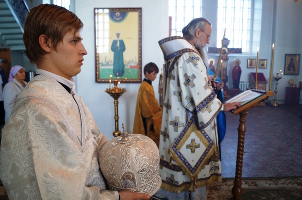 Епископ Василий совершил Чин погребения Божией Матери.
