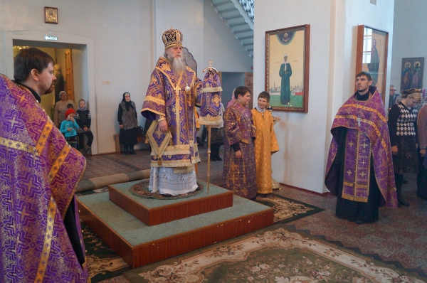 Епископ Василий совершил Всенощное бдение в канун 5-й недели Великого поста