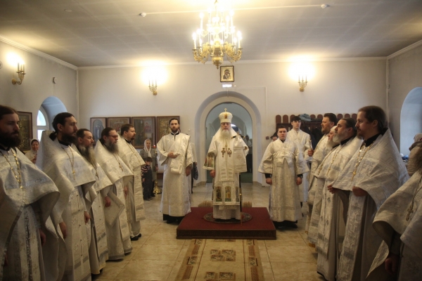 В день памяти архидиакона Стефана епископ Василий совершил Литургию в Свято-Никольском храме г. Котласа