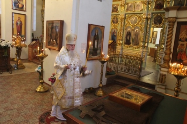 Накануне недели пред Воздвижением епископ Василий совершил Всенощное бдение