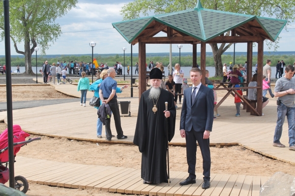 Епископ Василий принял участие в открытии «Двинопарка» в Котласе