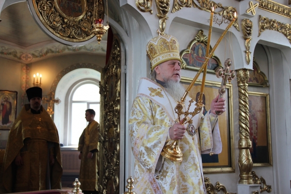 В день памяти Всех Святых епископ Василий совершил Литургию в Котласе