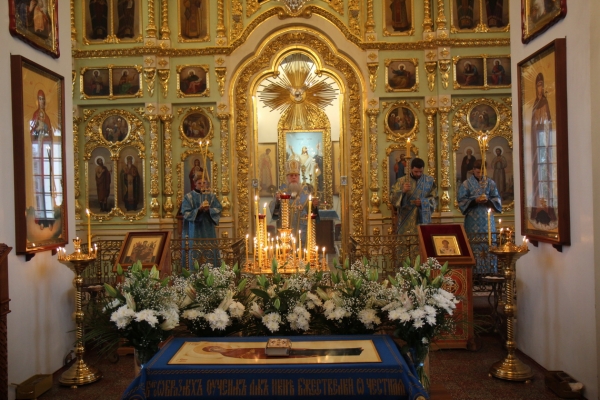 Епископ Василий совершил Всенощное бдение накануне Успения Пресвятой Богородицы 