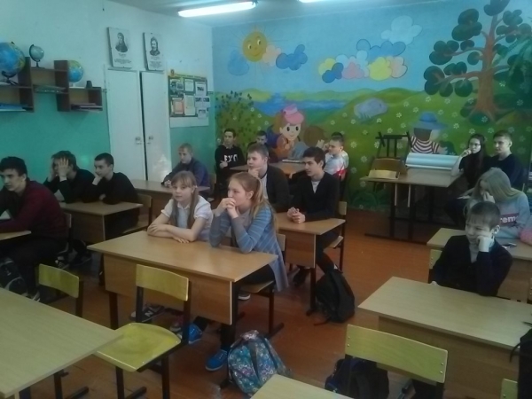 Московский миссионер Василий Яцкин встретился с учителями и учениками школы Савватии