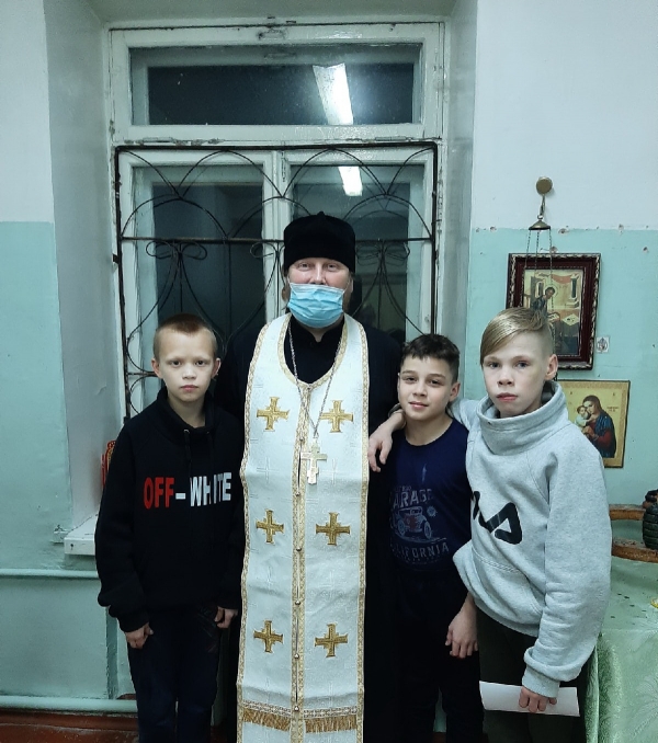 Няндомский священник посетил спецшколу в микрорайоне Каргополь-2