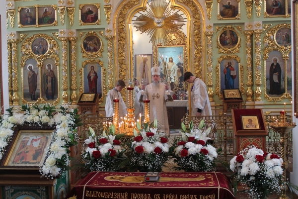 В праздник Благовещения Пресвятой Богородицы епископ Василий совершил Божественную литургию 
