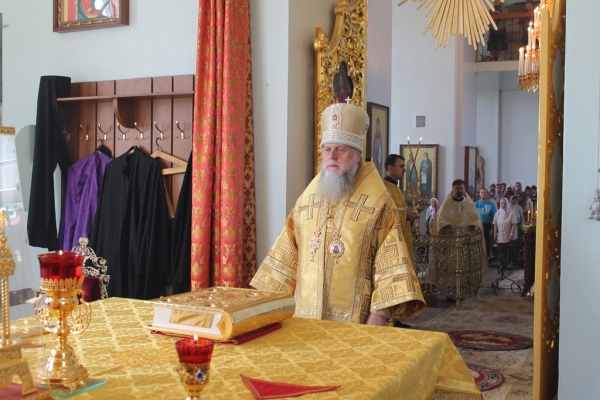 В день памяти отцов шести Вселенских Соборов епископ Василий совершил Божественную литургию в храме прп. Лонгина