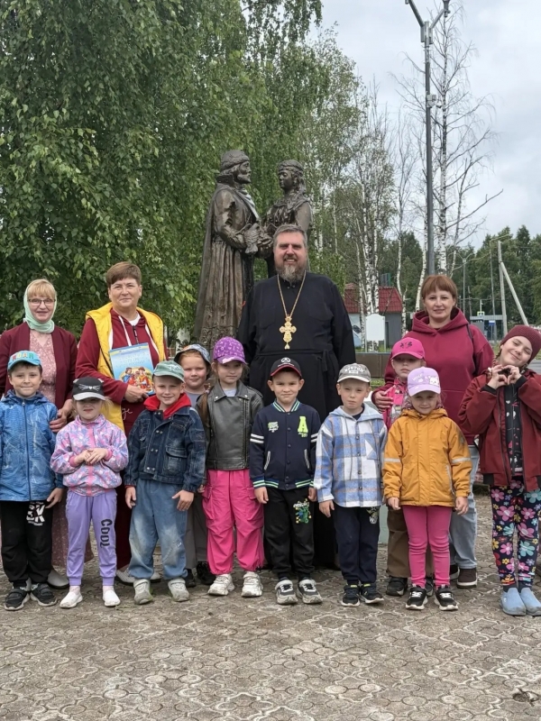 В день памяти свв. Петра и Февронии Муромских коношский храм посетили дети из детского сада «Сказка»