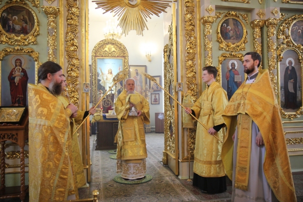 Епископ Василий в Прощеное воскресенье совершил Божественную литургию в Коряжме